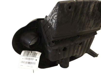 25779034 2007-2011 Chevrolet HHR Air Intake Cleaner Box Assembly Used 25779034 OEM