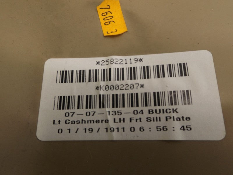 25822119 2008-2012 Buick Enclave Driver FL Kick Panel Trim Used 25822119 OEM