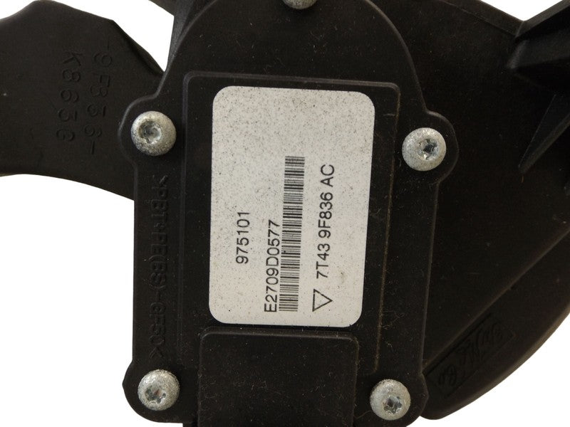 7T439F836AC 2007-2010 Ford Edge Accelerator Pedal Assembly Used 7T439F836AC OEM