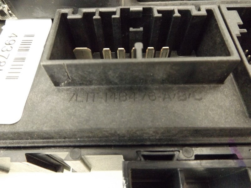 AG1T14B476 2010-2012 Lincoln MKZ Fuse and Relay Chassis Control Fuse Box Used AG1T14B476