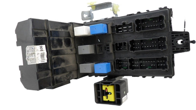 9118826105 2004 Hyundai Santa Fe Fuse Box 2.7L Used 9118826105 OEM