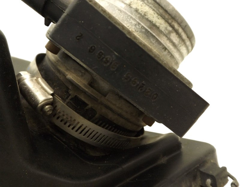 19332971 1998-2005 Oldsmobile Silhouette Upper Air Filter Housing W/ Mass Airflow Sensor