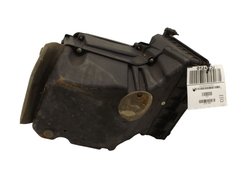 25180254 1999-05 Buick Park Avenue Air Filter and Housing Assembly 3.8L Used 25180254 OEM