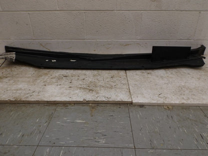 25902704 2004-2009 Cadillac SRX Wiper Cowl Cover Used OEM 25902704 