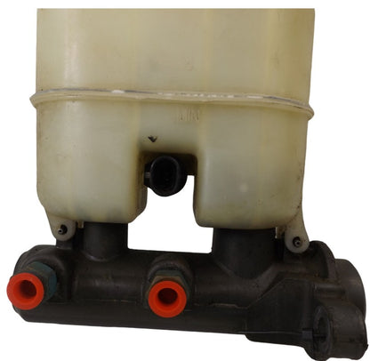 19209250 1999-2006 GMC Sierra 1500 5.3L Brake Master Cylinder W/ Reservoir Used OEM