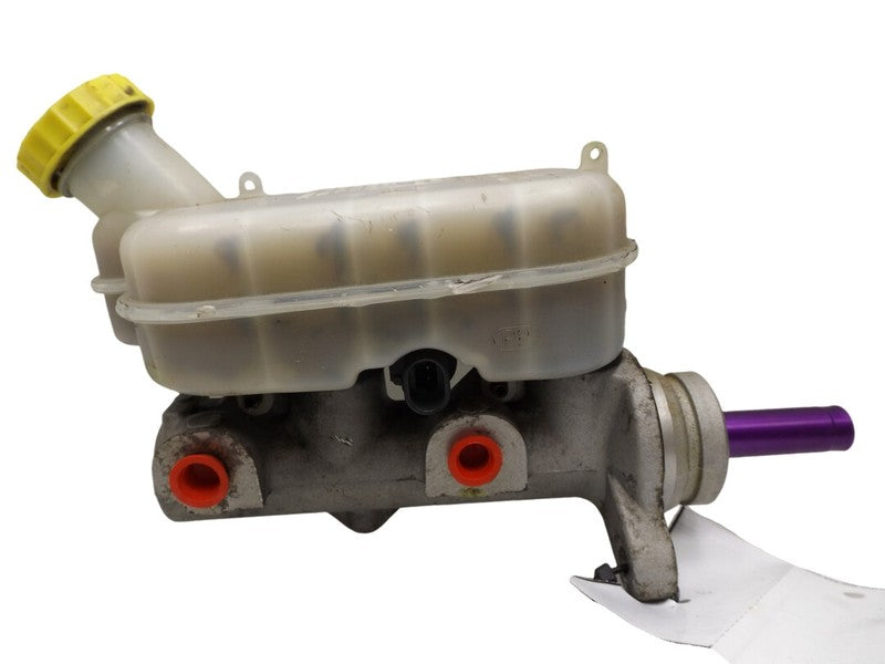 4877805AH 2004-2008 Chrysler Pacifica Brake Master Cylinder W/ Reservoir Used OEM