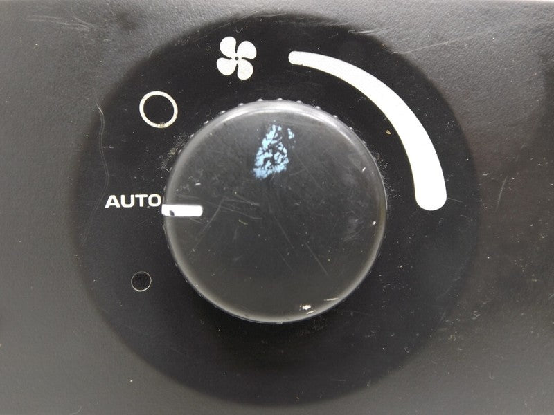 UF25XDVAA 2004-2008 Chrysler Pacifica Rear Climate Control Panel Used OEM 0UB52TRMAC