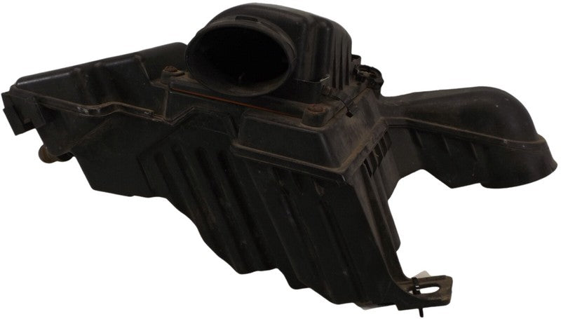 22712132 1995-2005 Chevrolet Cavalier Air Filter and Housing Assembly Used OEM 24577590