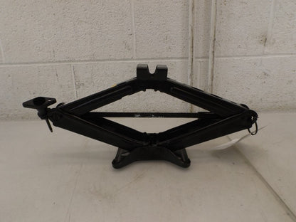 23174008 2010-2107 Chevrolet Equinox Emergency Jack Assembly Used OEM 13500018