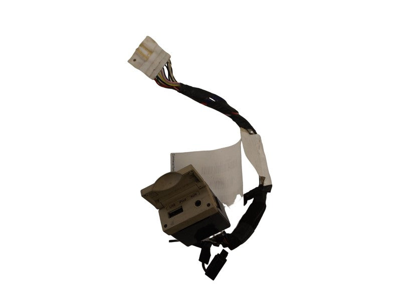 C100V0808040344 2009-2010 Hyundai Sonata Audio Auxiliary Jack Used C100V0808040344 OEM