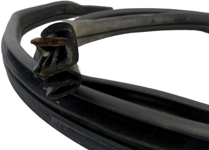 89039906 2004-2008 Pontiac Grand Prix Driver Rear RL Door Seal Used OEM 89039906