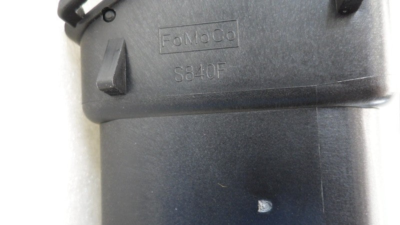 5G1X54046B31A 2005-07 Ford Five Hundred Passenger FR Dashboard Air Vent Used 5G1X54046B31A OEM