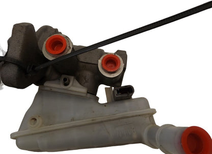 C1BZ2140A 2011-2019 Ford Fiesta Brake Master Cylinder C1BZ2140A 