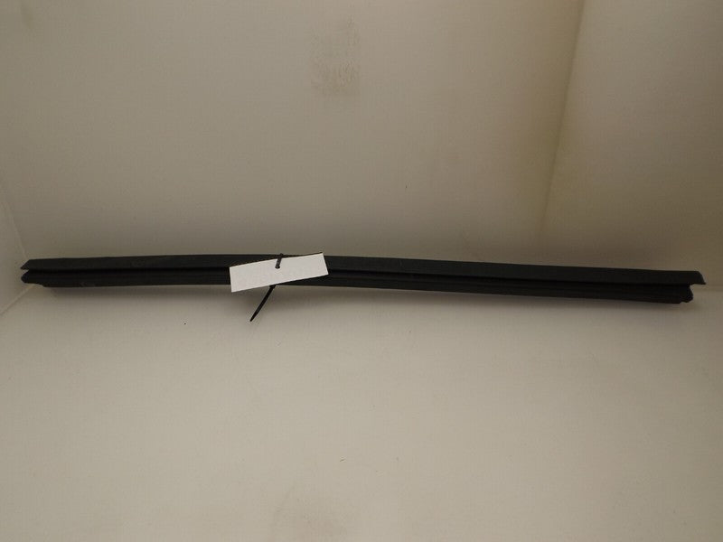 F75Z7825861AA 1999-2002 Ford Expedition Right Rear Inner Belt Seal