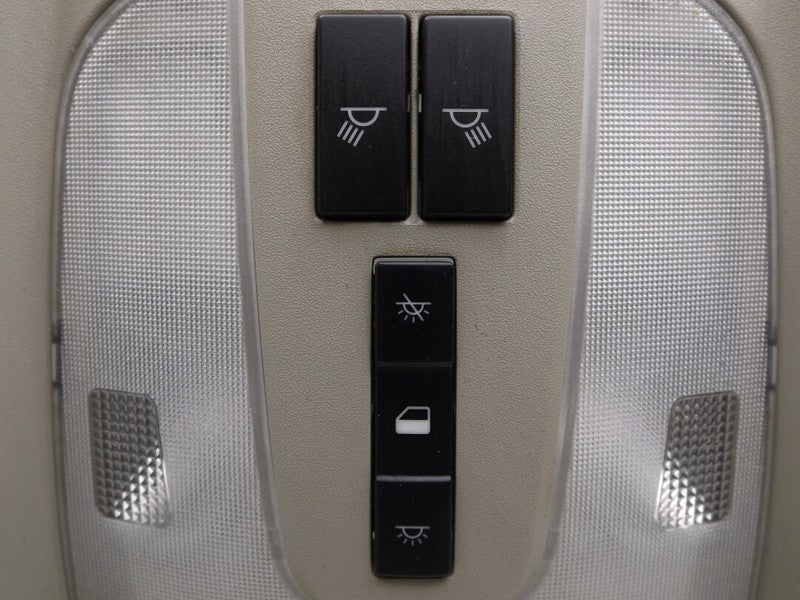 22780296 2010-2017 Chevrolet Equinox Dome Light Assembly Used OEM AKE17591