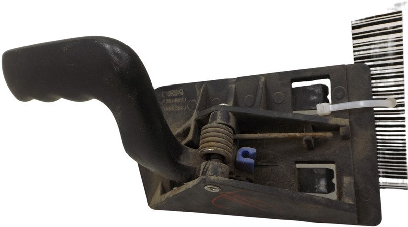 15029904 2003-2006 Chevrolet Silverado Passenger FR Interior Door Handle Used OEM