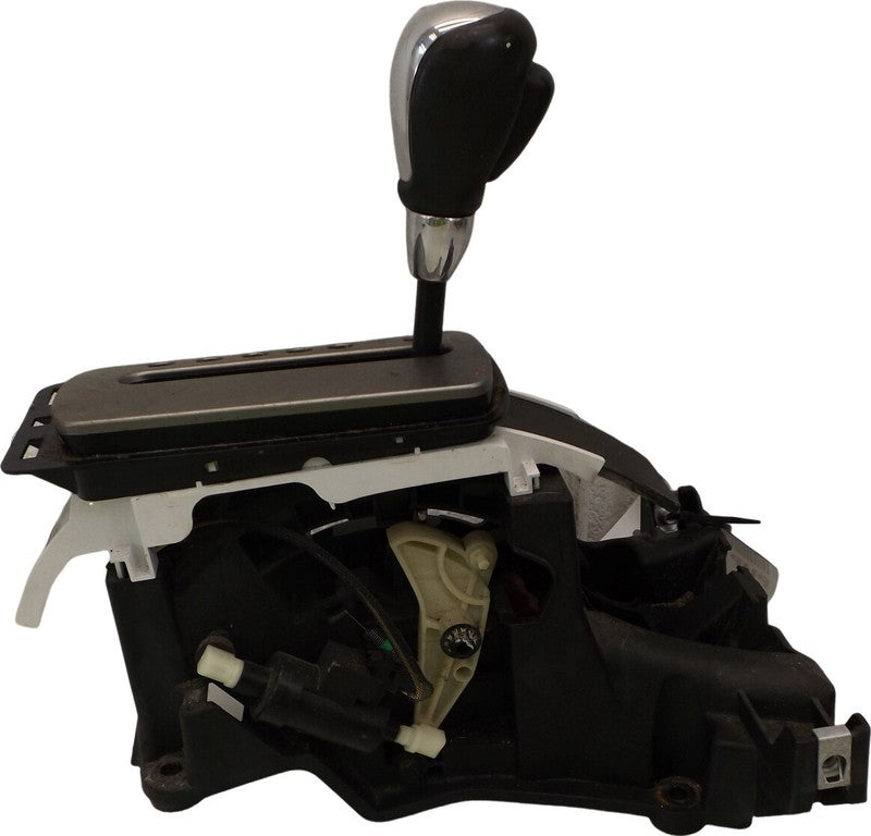 25983140 2005-2010 Pontiac G6 Automatic Shifter Assembly Used OEM 2577746