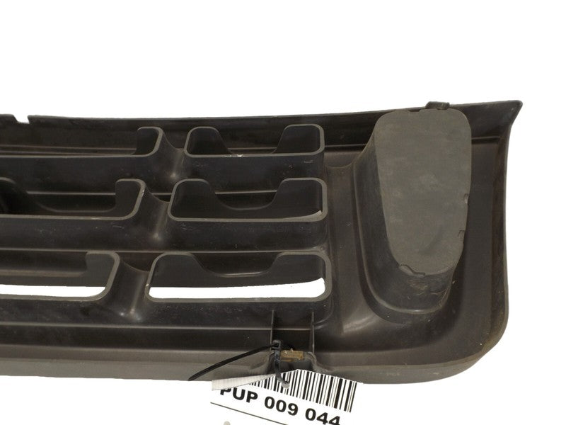 6C248200BAW 1997-2008 Ford E-250 Front Grille Used OEM 6C248200BAW 1C2Z8200AAA