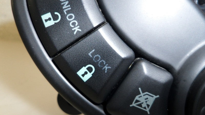 9353026000 2001-2006 Hyundai Santa Fe Driver Door Mirror Switch Used 9353026000 OEM
