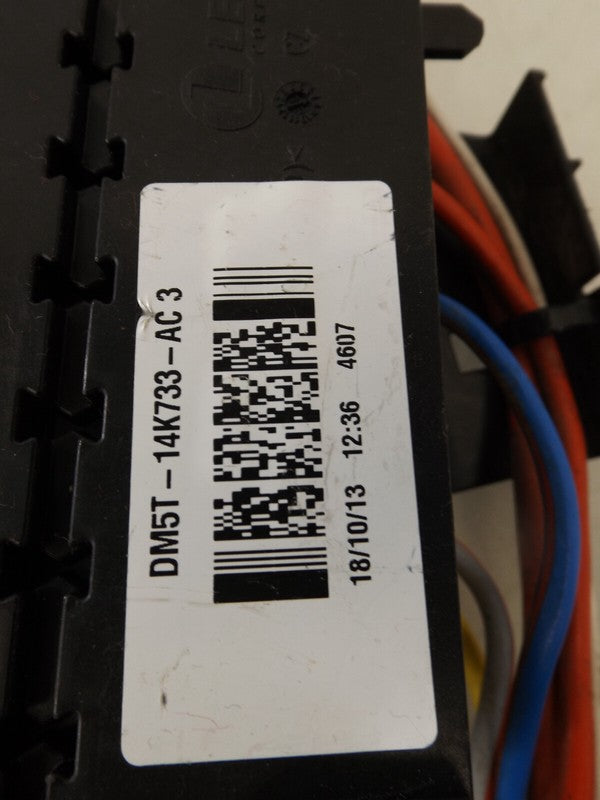 AV6T14A067AC 2012-2014 Ford Focus Fuse Relay Box Used AV6T14A067AC OEM
