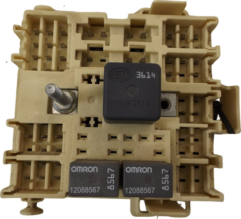 15328692-03 1999-2006 GMC Sierra 1500 Dash Relay Fuse Box Used OEM 15328692-03