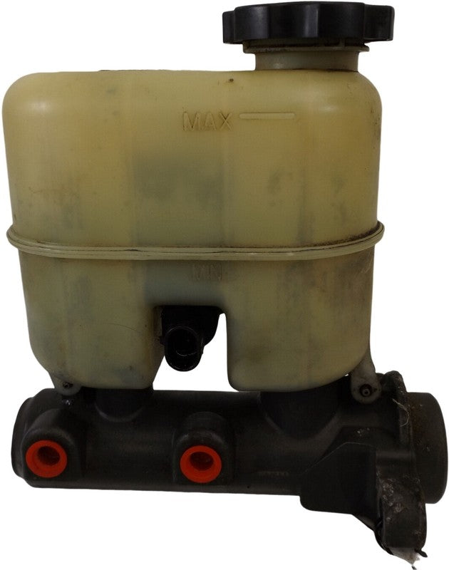 19209250 1999-2006 Chevrolet Silverado 1500 Brake Master Cylinder W/ Cylinder Used OEM