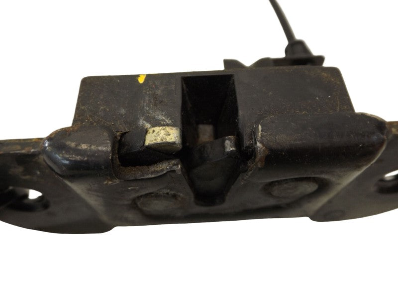 15926026 1999-2006 GMC Yukon Rear Liftgate Latch Used 15926026 OEM