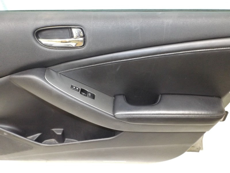 801019HA0A 2007-2012 Nissan Altima Passenger Front FR Door Assembly Used OEM 801019HA0A