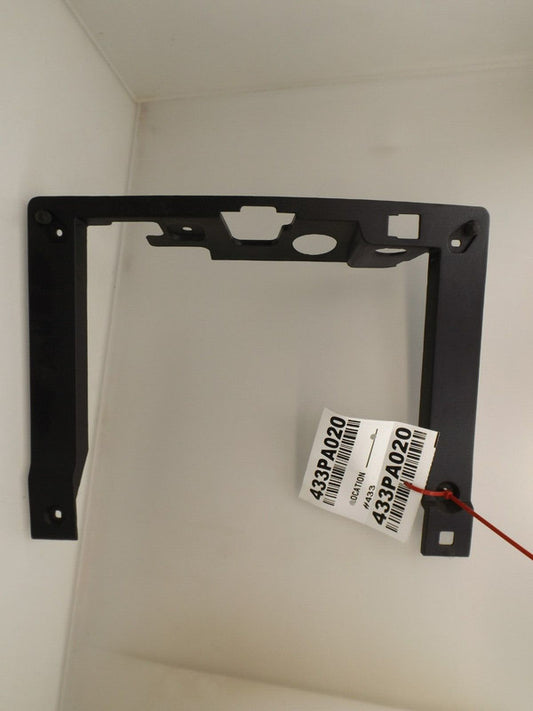 15706760 1998-2005 Chevy Blazer OEM DASH GLOVEBOX DOOR LATCH BRACKET Black 15706760