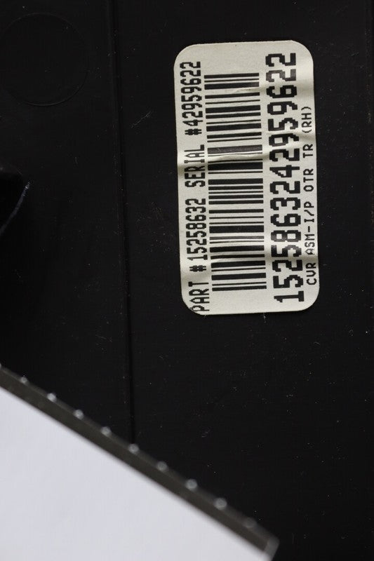 15258632 2005-2010 Pontiac G6 Passenger RH Dash End Cap Used OEM 15258632
