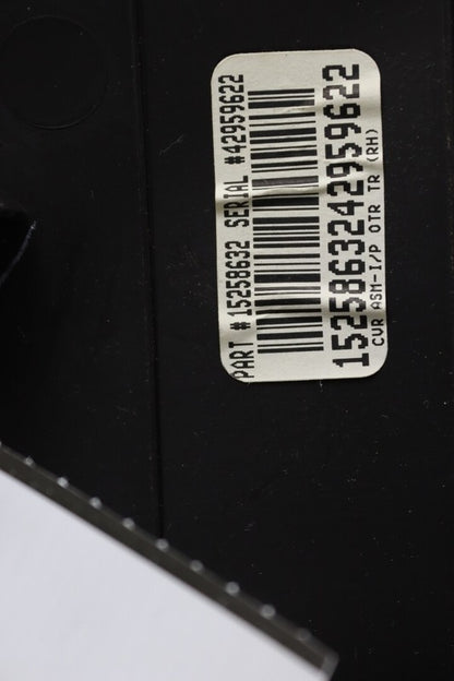 15258632 2005-2010 Pontiac G6 Passenger RH Dash End Cap Used OEM 15258632