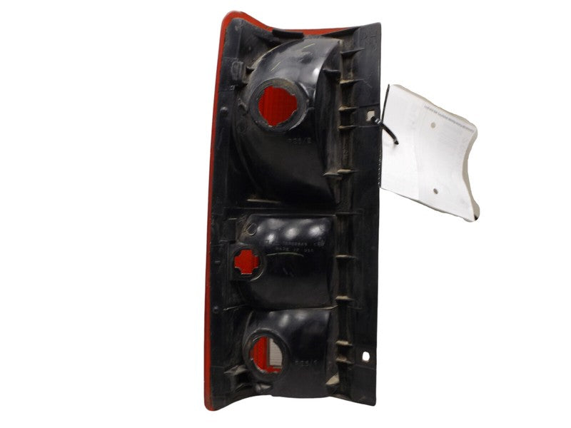 16502448 1997-2008 GMC Safari Passenger Rear RR Tail Light Assembly Used OEM 16502448
