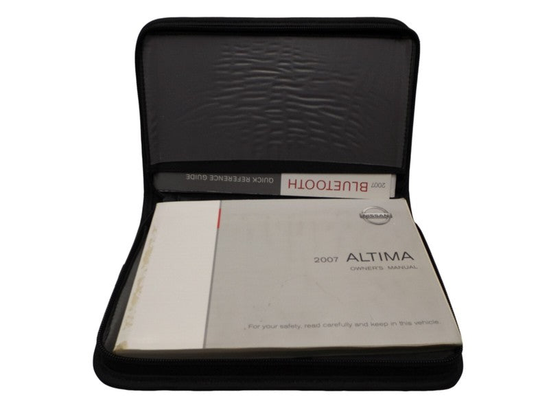 2007 Nissan Altima Owners Manual Set With Case Used OEM