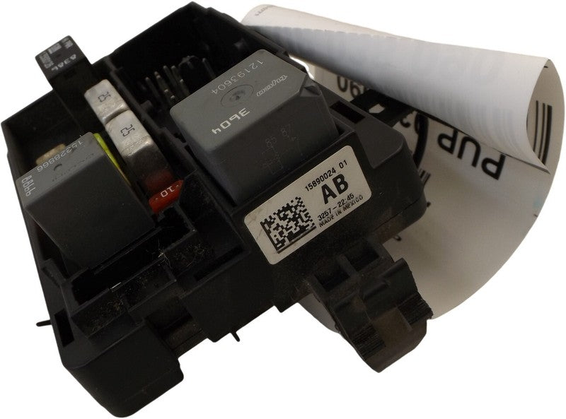15890024 2006-2011 Chevrolet Impala Engine Bay Fuse Relay Box Used OEM 15890024