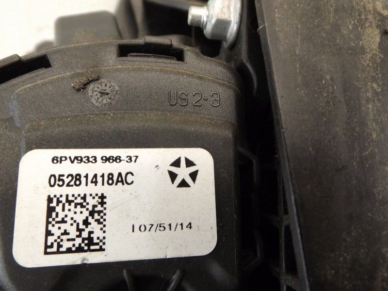 04721922AF 2015-18 Dodge Grand Caravan Accelerator and Brake Pedal Set Used 04721922AF OEM