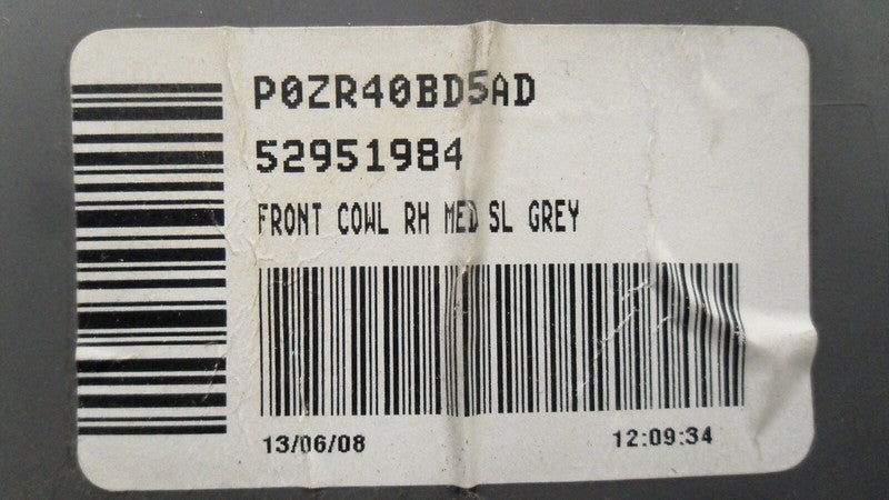 P0ZR40BD5AD 2008-2010 Dodge Grand Caravan Front RH Kick Panel Trim Used ZR40HL5AE