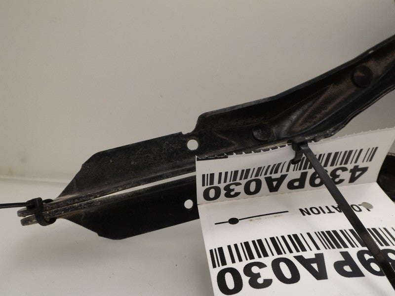 F75Z16796AA 1997-2006 Ford Expedition Hood Hinge Set Left / Right F75Z16796AA 