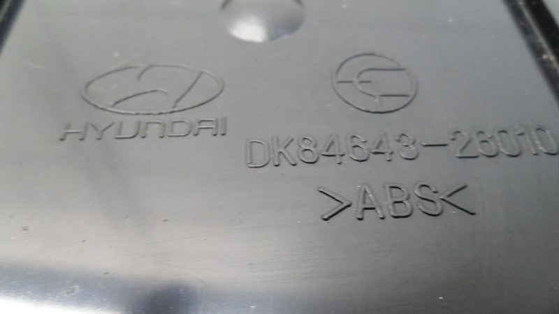 DK8464326010 2002-2006 Hyundai Santa Fe Console Cup Holder Used DK8464326010 OEM