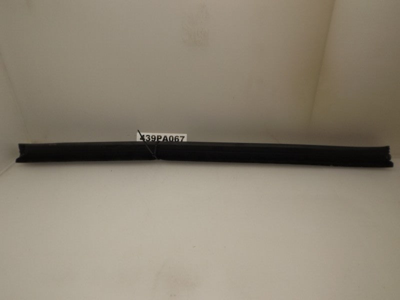 F75Z7825861AA 1999-2002 Ford Expedition Right Rear Inner Belt Seal