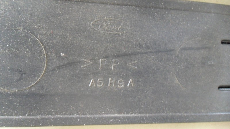 7W135424397 2003-2011 Lincoln Town Car LU Door Pillar Post Trim Set Used 1W1Z5424356AAA OEM