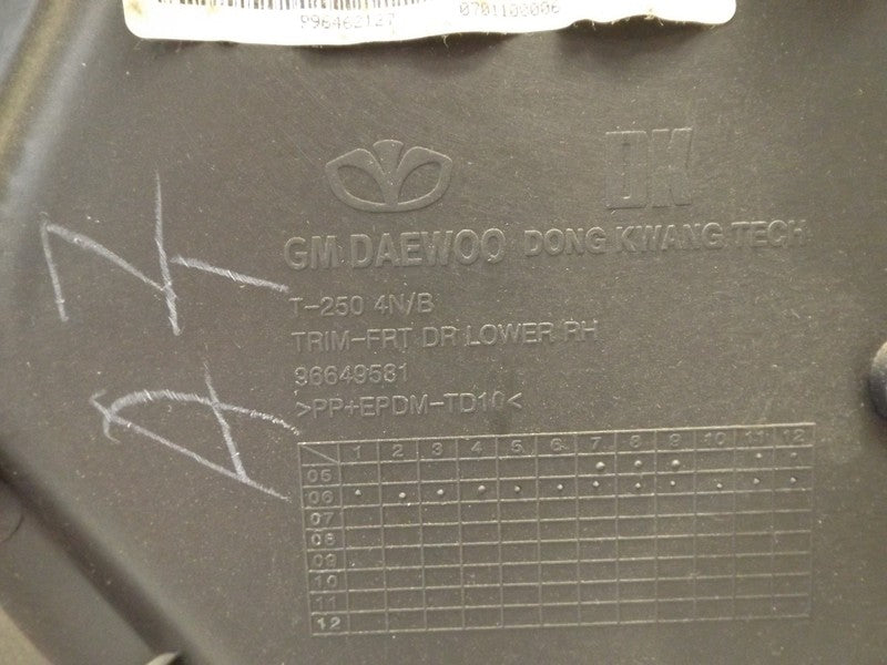 96649619 2007-2008 Chevrolet Aveo Passenger FR Door Interior Trim Panel Used 96649619 OEM