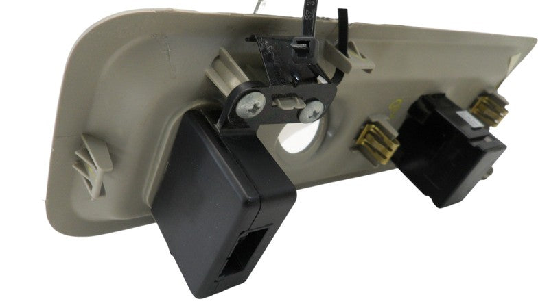 1JZ83TRM 2011-2016 Chrysler Town &amp; Country Accessory Power Outlet Used 1JZ83TRM OEM