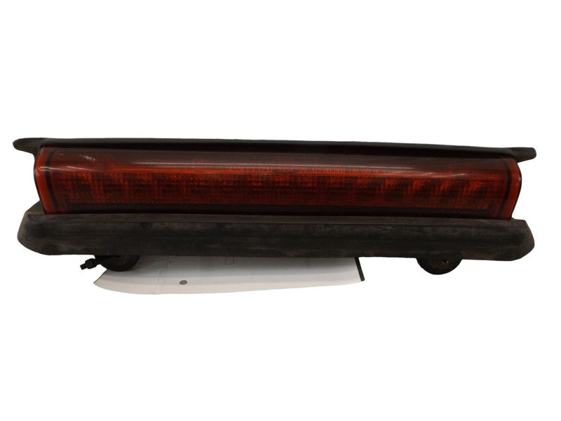 15170955 1999-2006 GMC Yukon XL 1500 Rear Center High Brake Light Used 15170955 OEM