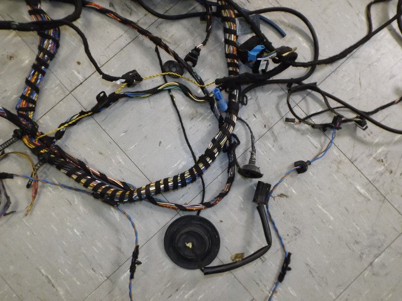 69423281 2002-2006 BMW 325xi Wagon Body Wiring Harness Used OEM 69423281