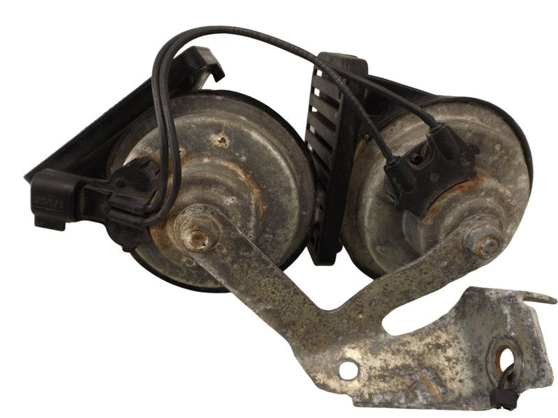 F1EZ13832A 2012-2018 Ford Focus High &amp; Low Note Horn Assembly Used F1EZ13832A OEM