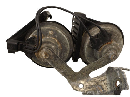 F1EZ13832A 2012-2018 Ford Focus High &amp; Low Note Horn Assembly Used F1EZ13832A OEM