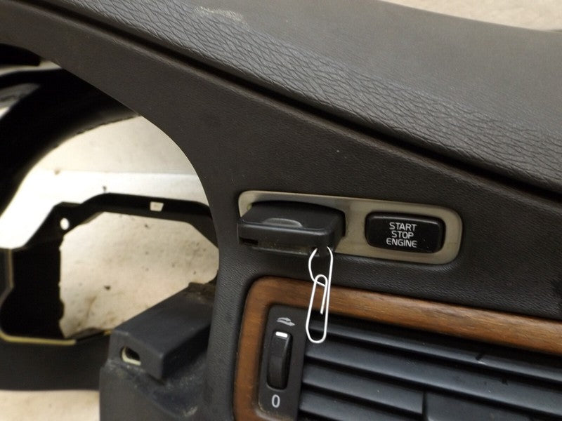 39891814 2010-2016 Volvo XC70 Dashboard Panel Assembly Used OEM 39891814