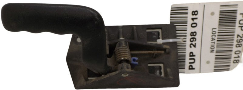 15029904 2003-2006 Chevrolet Silverado Passenger FR Interior Door Handle Used OEM