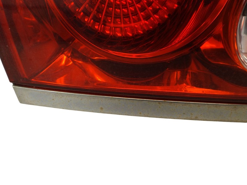 25889253 2008-2012 Buick Enclave RL Lid Mounted Tail Light Assembly Used 25889253 OEM