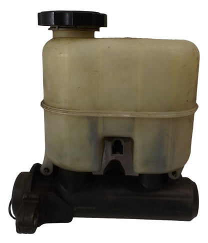 19209250 1999-2006 GMC Sierra 1500 5.3L Brake Master Cylinder W/ Reservoir Used OEM